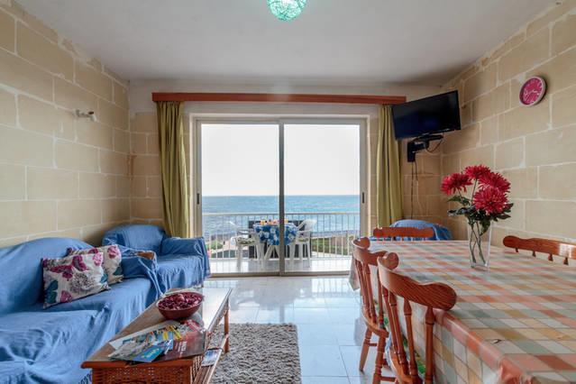 Bellavista - Comfortable Seafront Apartment With Central Heating - 3 Bedrooms, 2 Bathrooms Marsalforn Εξωτερικό φωτογραφία