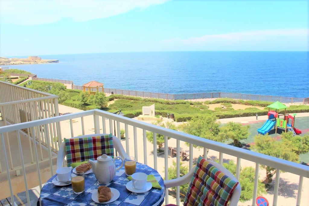 Bellavista - Comfortable Seafront Apartment With Central Heating - 3 Bedrooms, 2 Bathrooms Marsalforn Εξωτερικό φωτογραφία